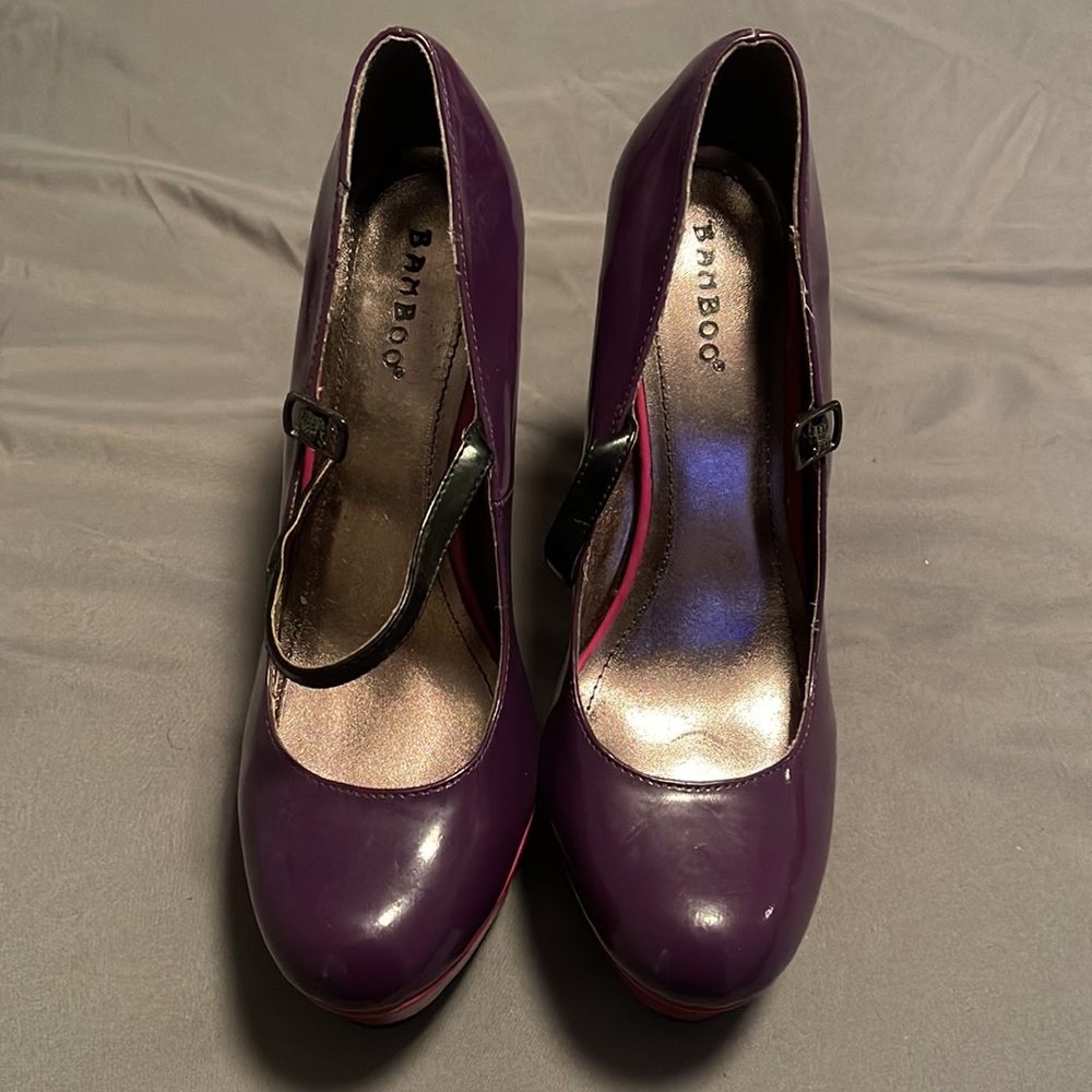 Shoes - Picture 2 of 2